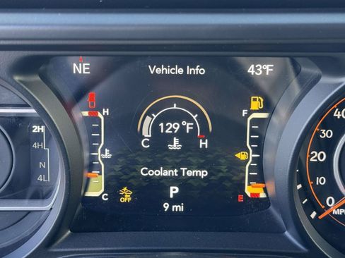New 2026 Jeep Gladiator Rubicon w/ Steel Power Dome Hood Package AWD/4WD image 15