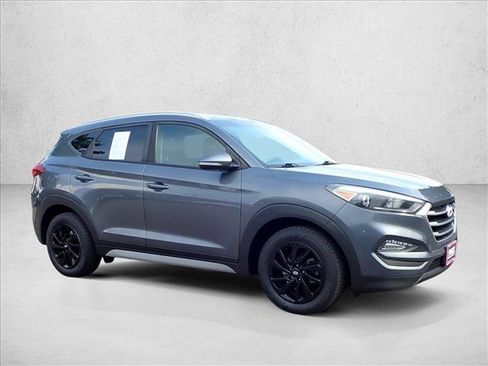Used 2017 Hyundai Tucson SE Plus AWD/4WD image 6