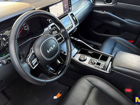 Used 2023 Kia Sorento EX AWD/4WD image 10