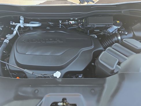 Certified 2025 Honda Ridgeline Black Edition image 29