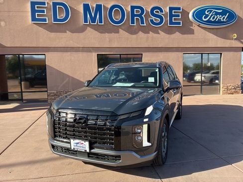 Used 2023 Hyundai Palisade Limited image 1