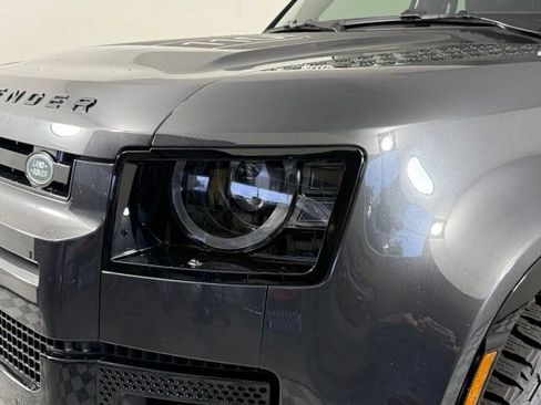 Used 2025 Land Rover Defender 110 V8 AWD/4WD image 8