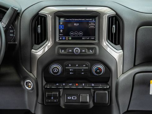 New 2026 Chevrolet Silverado 1500 Custom Trail Boss AWD/4WD image 24