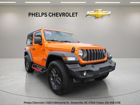 Used 2025 Jeep Wrangler Sport AWD/4WD image 3