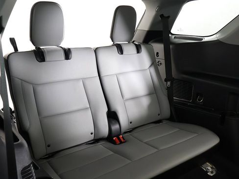 Used 2021 Ford Explorer XLT w/ Equipment Group 202A image 38