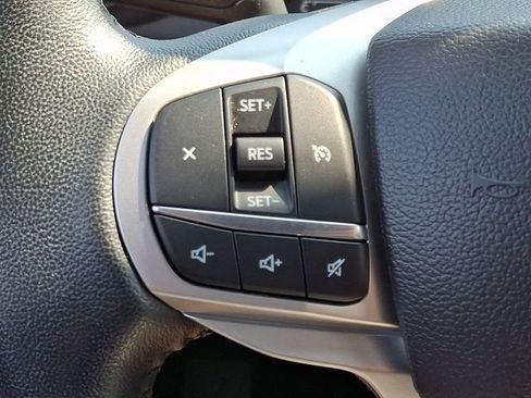 Used 2023 Ford Explorer XLT AWD/4WD image 20