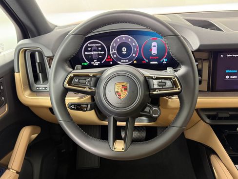 Certified 2026 Porsche Cayenne AWD/4WD image 21