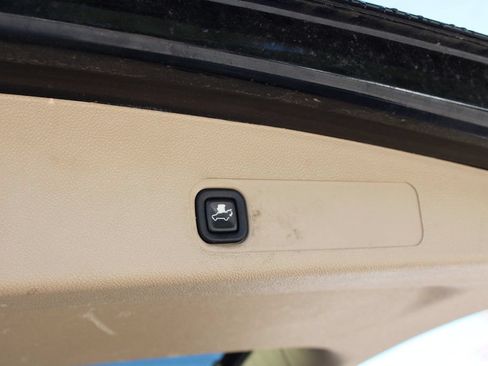 Used 2011 Chevrolet Suburban LTZ RWD image 25