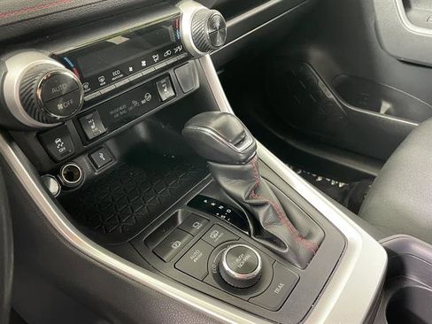 Certified 2021 Toyota RAV4 SE image 17