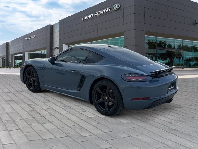 Used 2017 Porsche 718 Cayman RWD image 3