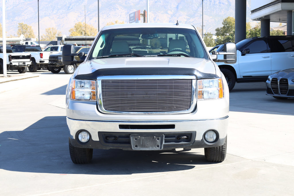 Used 2008 GMC Sierra 2500 SLT w/ Z71 Off-Road Package AWD/4WD image 9
