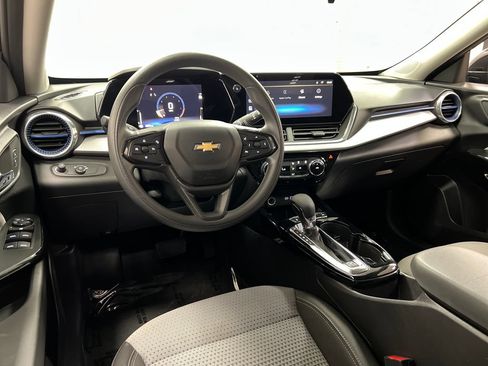 Used 2024 Chevrolet Trax LT FWD image 15