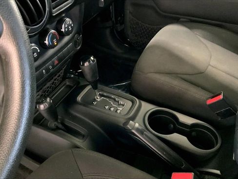 Used 2015 Jeep Wrangler Unlimited Sport image 16