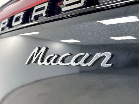 Certified 2025 Porsche Macan image 82