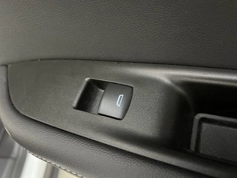 Used 2025 Chevrolet Blazer LT FWD image 20