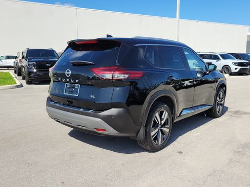 Used 2021 Nissan Rogue SL w/ Premium Package FWD image 5
