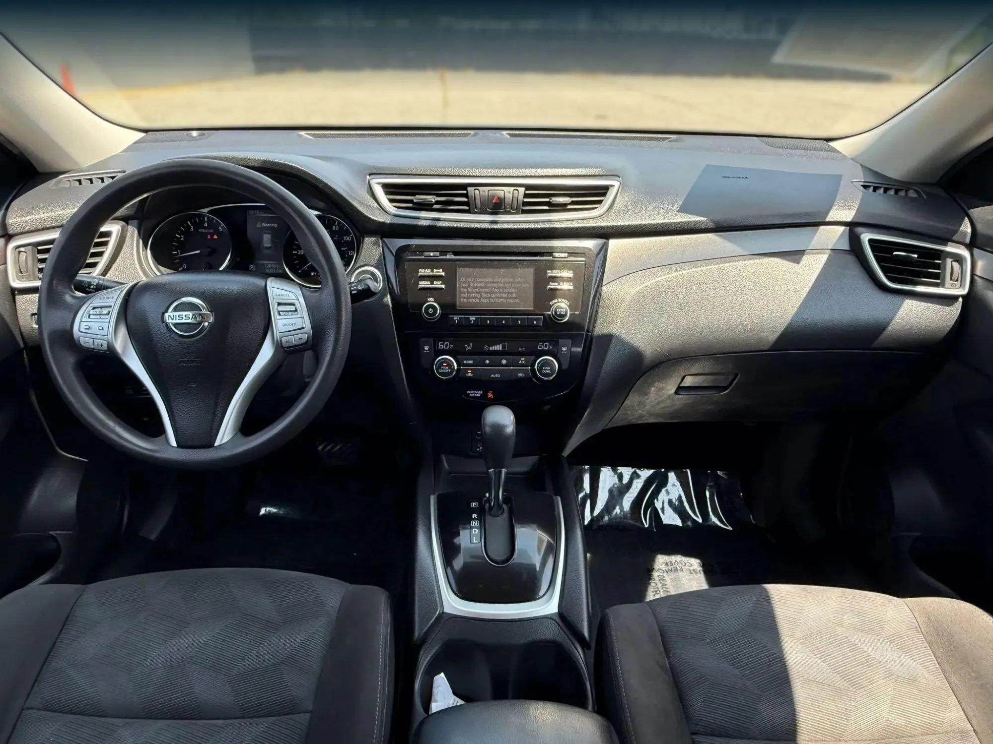 Used 2015 Nissan Rogue SV AWD/4WD image 3