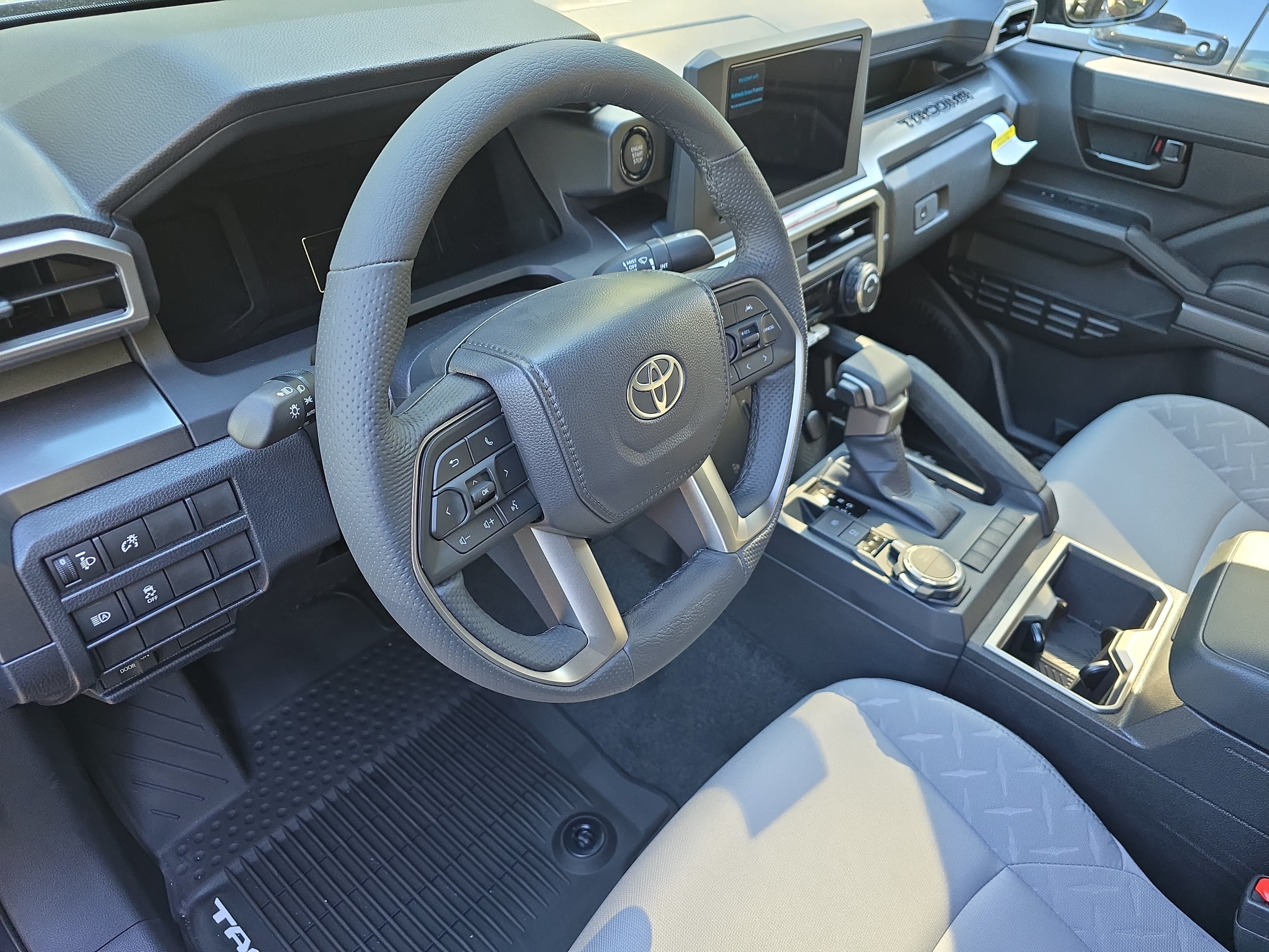 New 2026 Toyota Tacoma SR5 w/ SR5 Upgrade Package AWD/4WD image 15