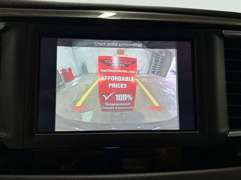 Used 2020 Chrysler Pacifica Touring-L FWD image 27