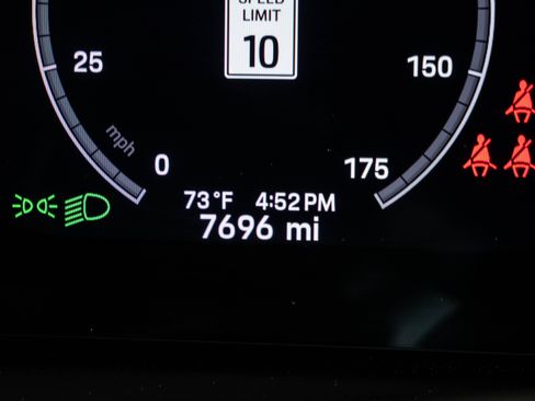 Certified 2024 Porsche Cayenne Coupe AWD/4WD image 12