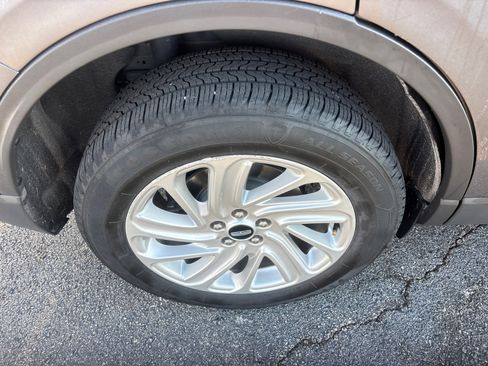 Used 2022 Lincoln Corsair FWD image 10