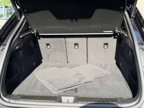 Used 2024 Porsche Macan 4 Electric image 15