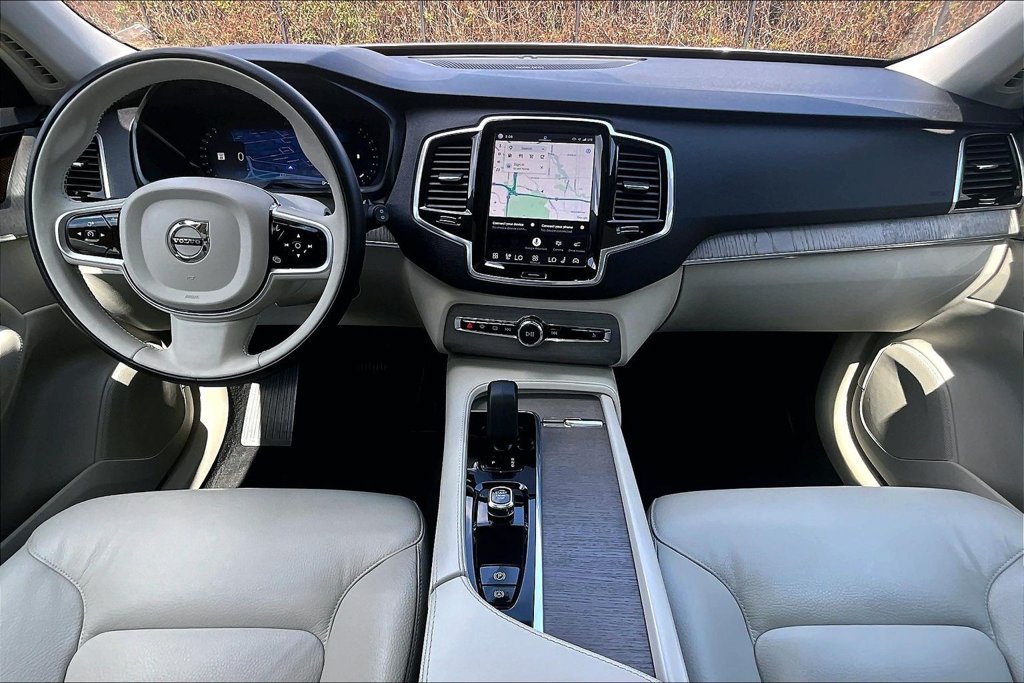 Certified 2025 Volvo XC90 B6 Plus w/ Protection Package AWD/4WD image 20