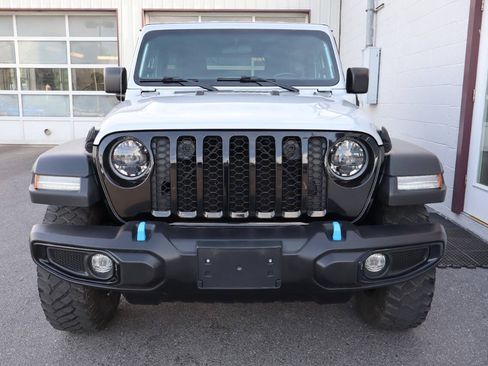 Used 2023 Jeep Wrangler Unlimited w/ Cold Weather Group AWD/4WD image 2