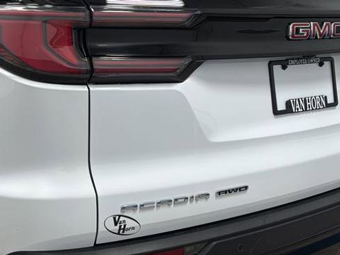 Used 2024 GMC Acadia AT4 image 39