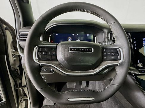 Used 2022 Jeep Wagoneer Series III w/ Premium Group I image 12