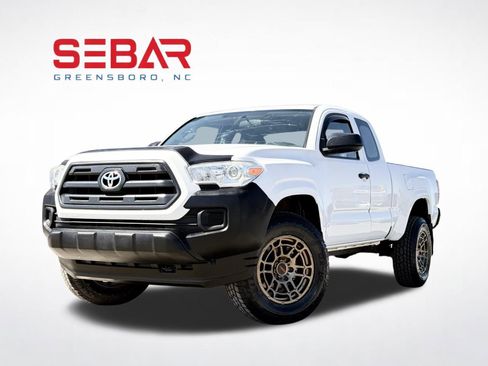 Used 2017 Toyota Tacoma SR image 1
