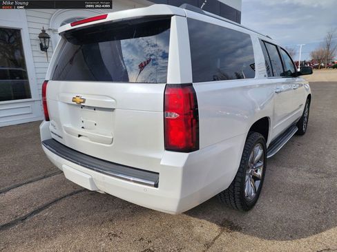 Used 2016 Chevrolet Suburban LTZ image 5