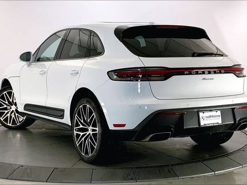 Used 2023 Porsche Macan AWD/4WD image 10