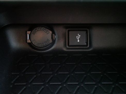 Used 2022 Toyota RAV4 XLE w/ Convenience Package AWD/4WD image 29