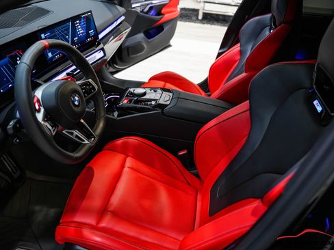 Used 2026 BMW M5 w/ Carbon Package image 12