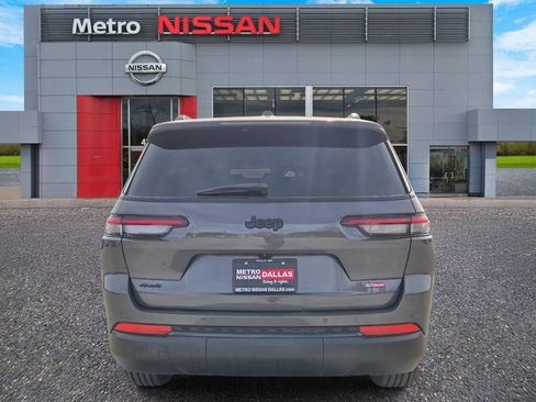 Used 2024 Jeep Grand Cherokee L Altitude image 5
