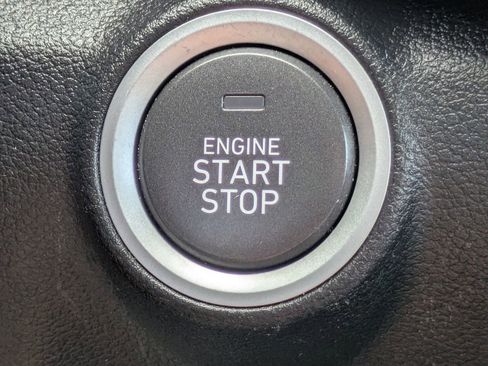 Used 2022 Hyundai Kona Limited FWD image 29