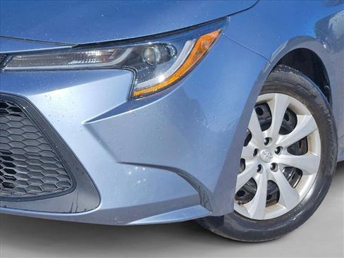 Used 2021 Toyota Corolla LE image 4