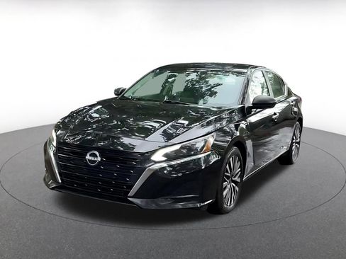 Used 2025 Nissan Altima 2.5 SV image 7