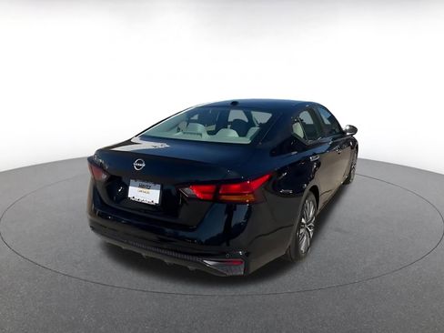 Used 2025 Nissan Altima 2.5 SV image 14