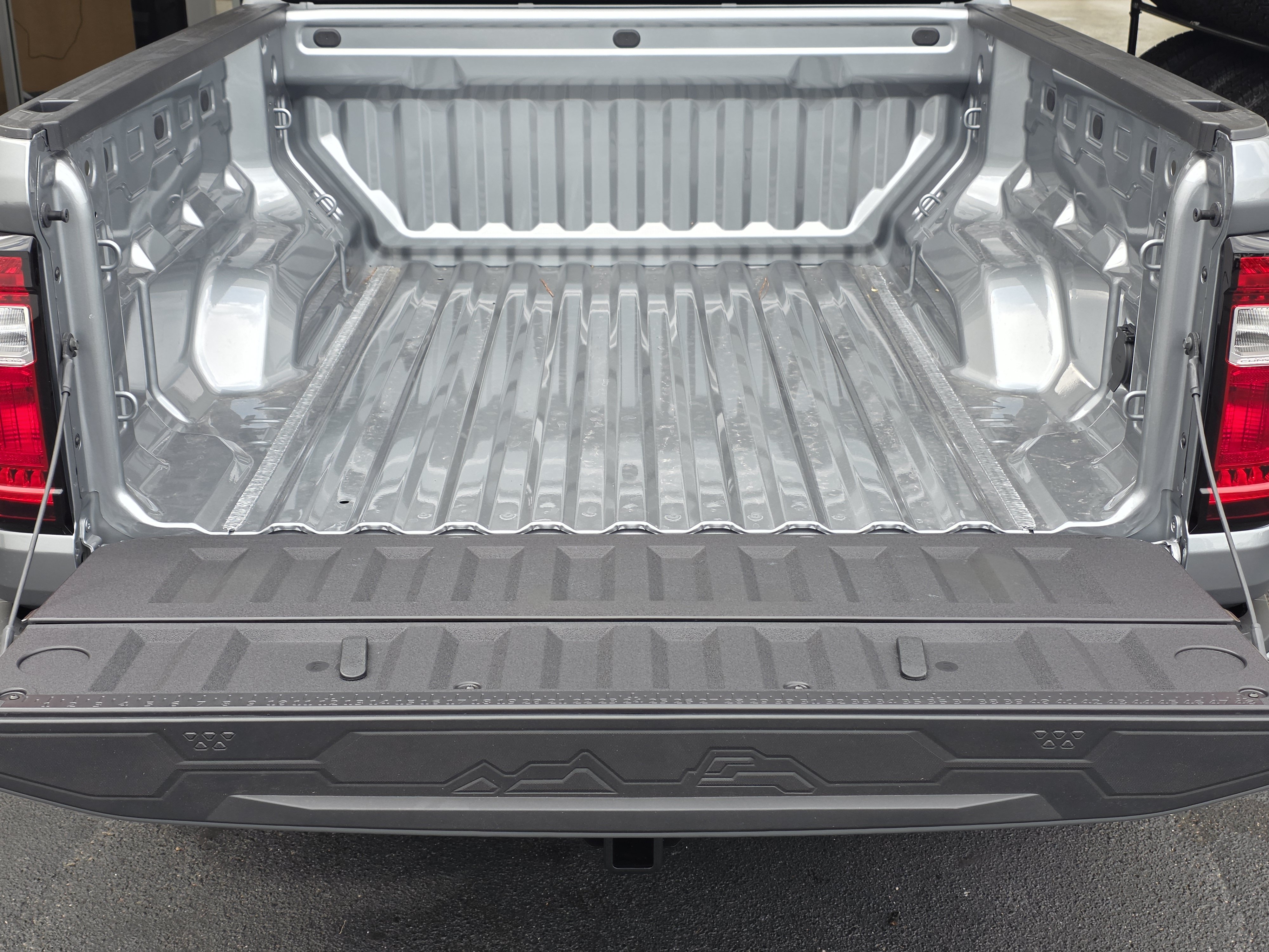 New 2026 GMC Canyon Elevation w/ Convenience Package RWD image 29