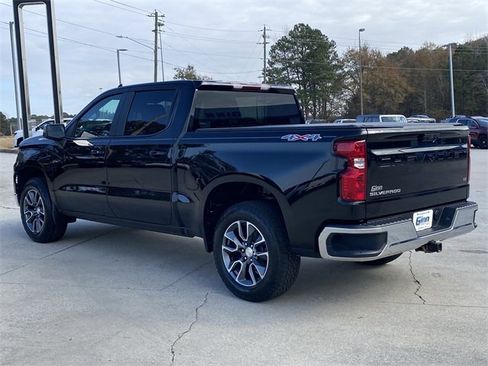 Used 2024 Chevrolet Silverado 1500 LT image 3