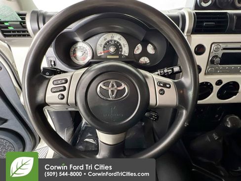 Used 2014 Toyota FJ Cruiser 4WD image 8