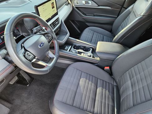 Used 2025 Ford Explorer ST-Line RWD image 2