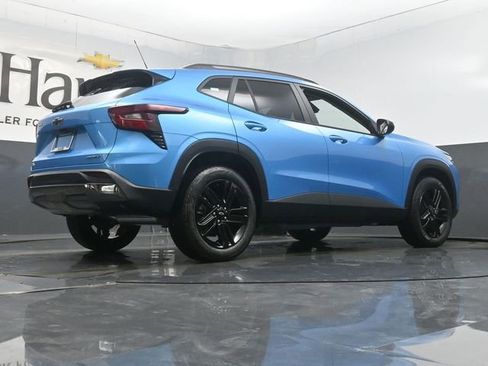 New 2025 Chevrolet Trax ACTIV w/ Sunroof Package FWD image 11