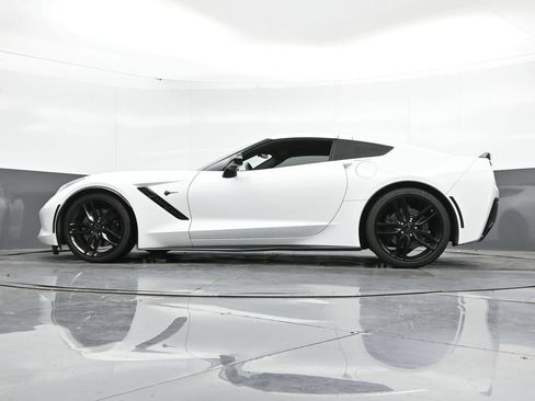 Used 2018 Chevrolet Corvette Stingray Coupe RWD image 46