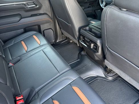 Used 2023 GMC Sierra 1500 AT4 w/ Technology Package AWD/4WD image 16