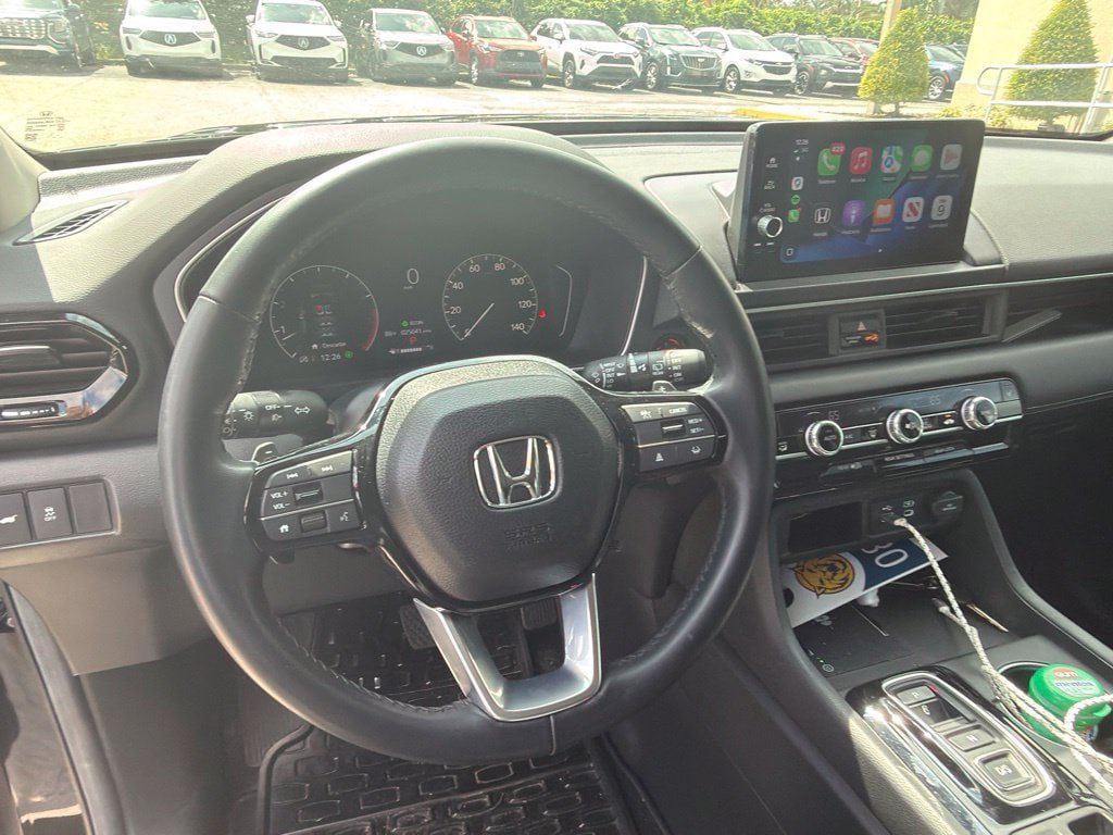 Used 2025 Honda Pilot EX-L image 11