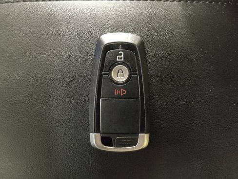 Used 2023 Ford Edge SE image 32