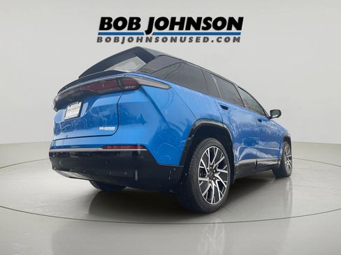 Used 2025 Jeep Wagoneer S Limited image 7